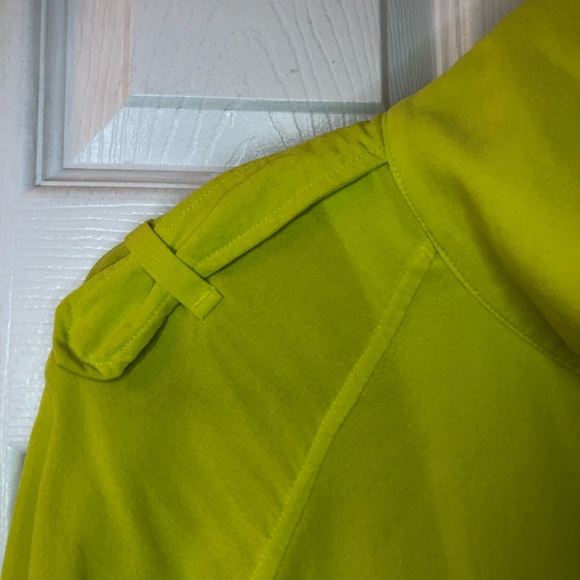 Aritzia Babaton silk neon yellow jacket, xxsmall - Picture 6 of 9